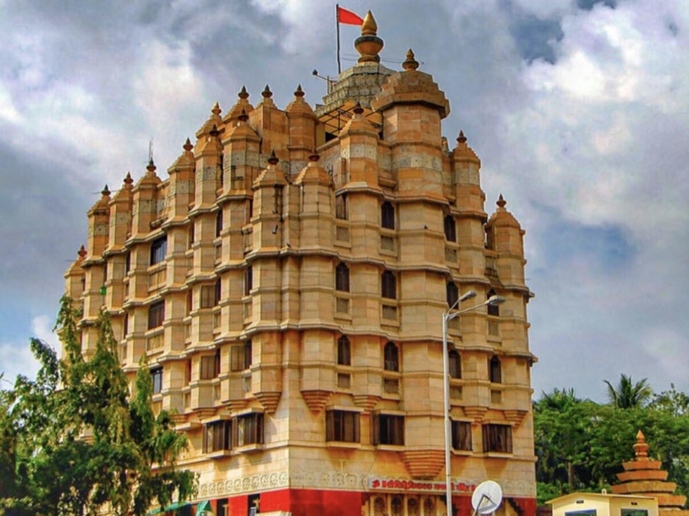 Siddhivinayak Temple Mumbai darshan — siddhivinayak darshan by bus, first stop on mumbai mandir darshan bus